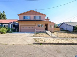 1875 Grape St, Sweet Home, OR 97386