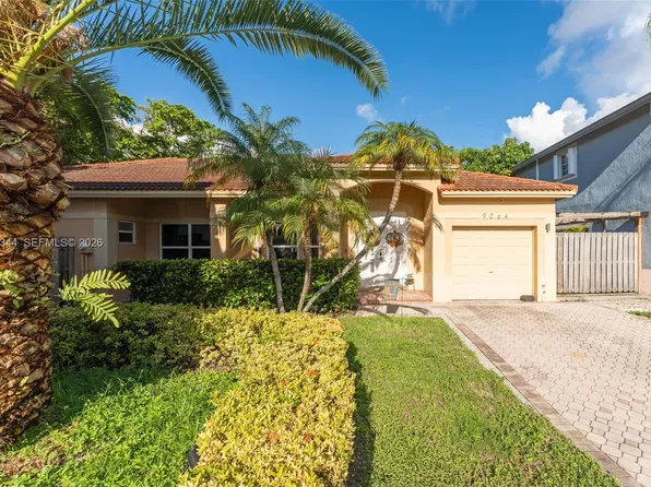 9064 SW 215th Ter, Cutler Bay, FL 33189