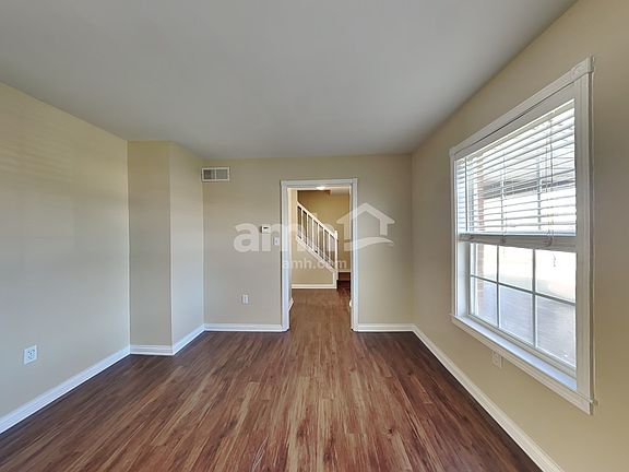 5th image of 1836 Clearbrook Dr
