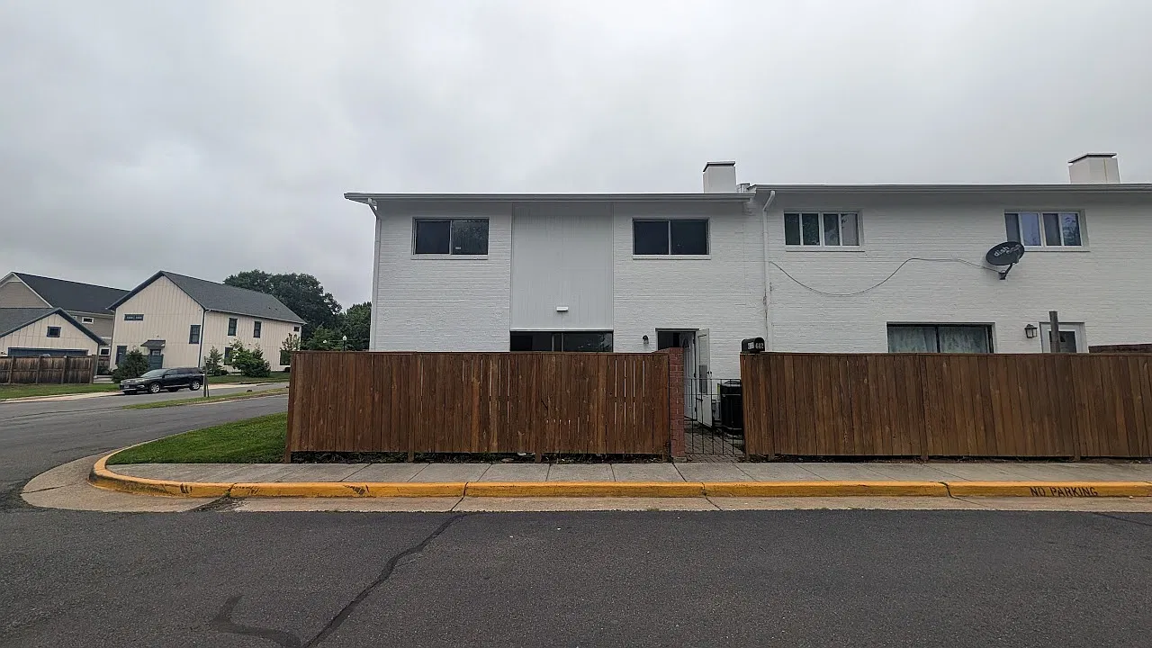 3 bed, 1.5 bath, 1160 sqft, $2,500 — Photo 2