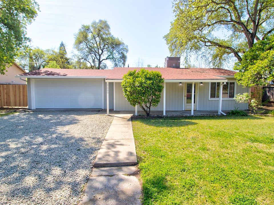 1st image of 7590 Park Dr