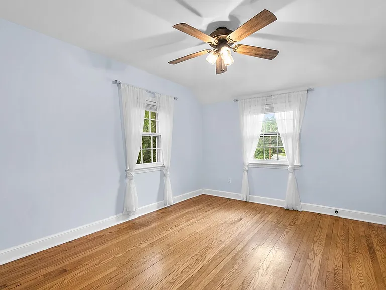 2200 Windham Ln — Photo 20