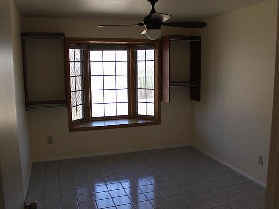 Kitchenette or possible 5th bedroom