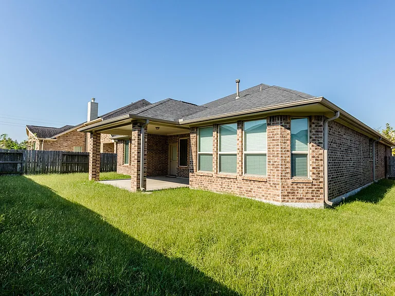7810 Deep Green Dr — Photo 32