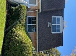 6 Glen Hollow Dr APT A34, Holtsville, NY 11742