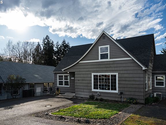 3rd image of 1816 SE Eddy St