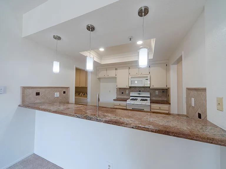 2571 Plaza Del Amo #209 — Photo 7