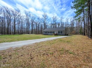 279 Skippers Ln, New Bern, NC 28562