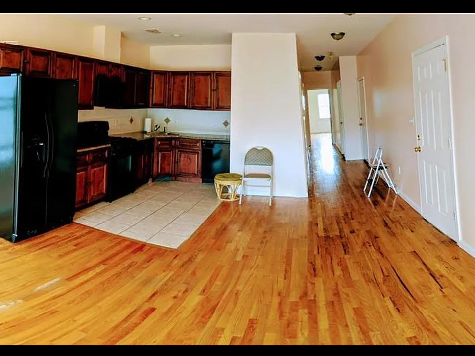 214 Kearney Ave #1