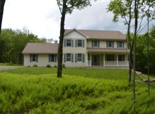 41 Forks Bridge Rd, Newfoundland, PA 18445