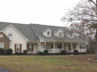 1864 Politic Rd, Elmore, AL 36025