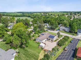 221 Summit St, Oxford, IA 52322