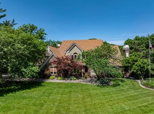 215 S 33rd St, West Des Moines, IA 50265
