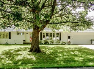 102 Crestview Dr, Marshalltown, IA 50158