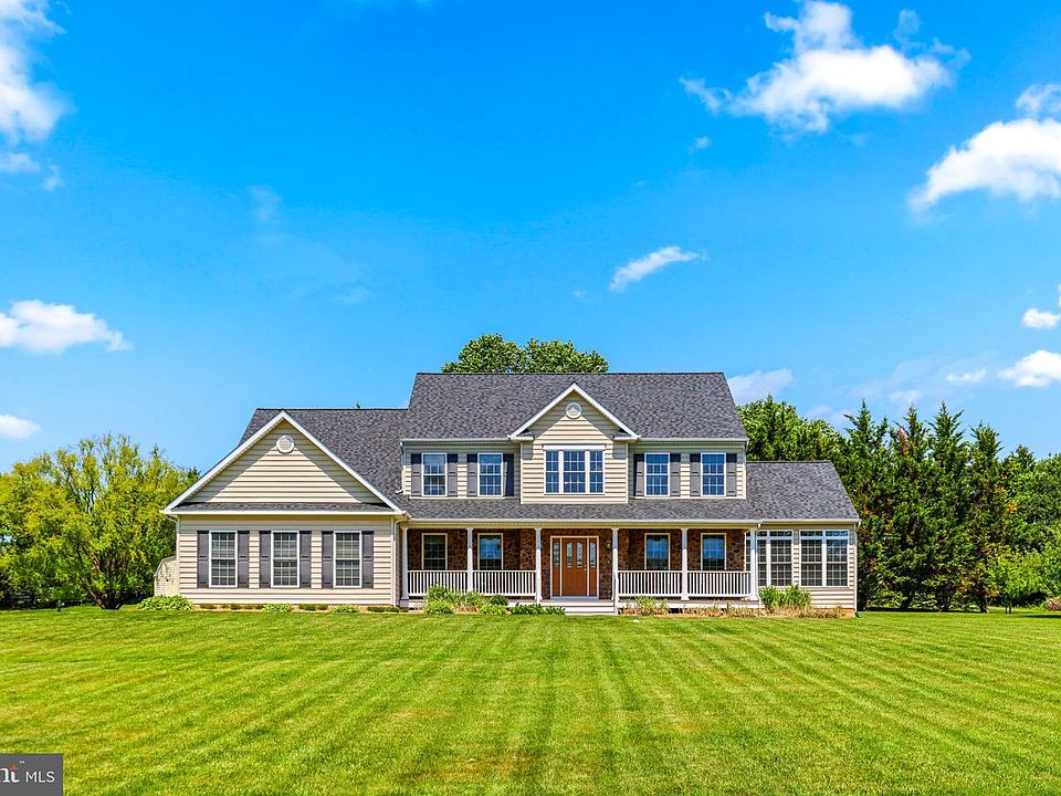 1st image of 425 Chinquapin Dr