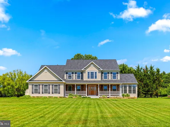 425 Chinquapin Dr, Westminster, MD 21157