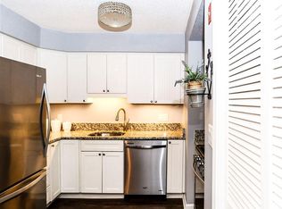 902 Springbrook Cir, Portsmouth, NH 03801