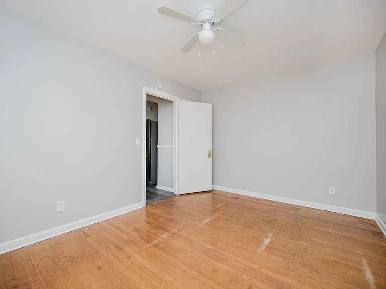 5828 Ridge Ave #5 — Photo 12