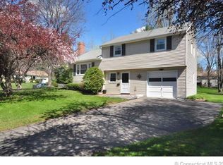 54 Newport Dr, Bloomfield, CT 06002