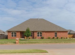 6300 Whispering Grove Dr, Oklahoma City, OK 73169