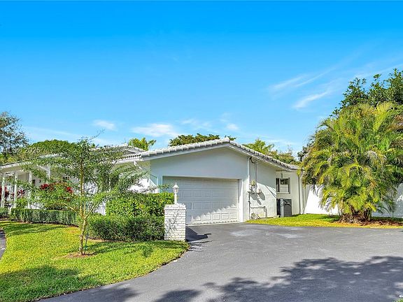 3rd image of 8195 SW 151st St