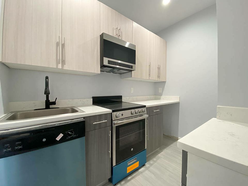 1st image of 165 Stockholm St #4RP