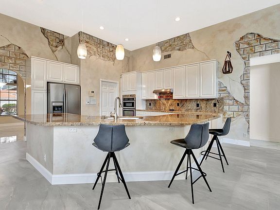 4th image of 19236 BAY LEAF Court