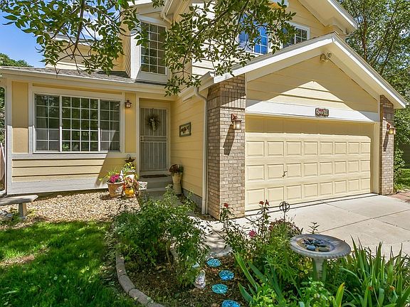 This Home is Warm and Inviting!