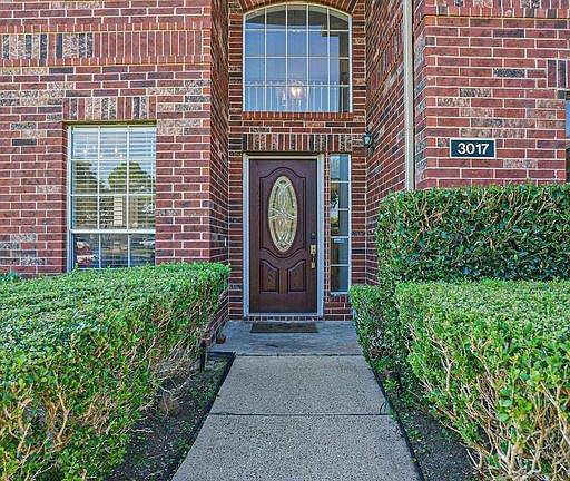 5th image of 3017 Wood Hollow Dr