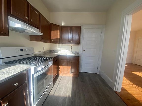 5th image of 2 Ware St APT 401