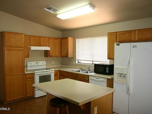 3rd image of 6221 W Illini St