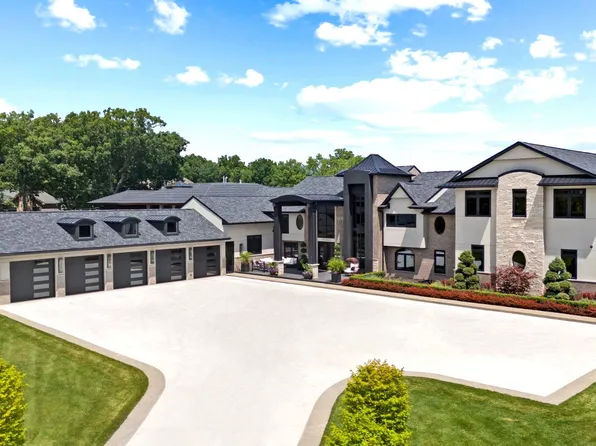 2575 Hiller Rd, West Bloomfield, MI 48324