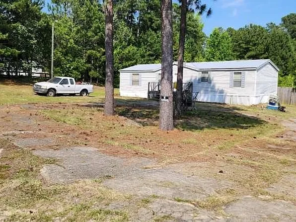 1186 Poole Rd, Raeford, NC 28376