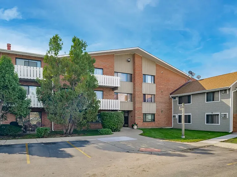 4000 Bayside Dr #205 — Photo 1