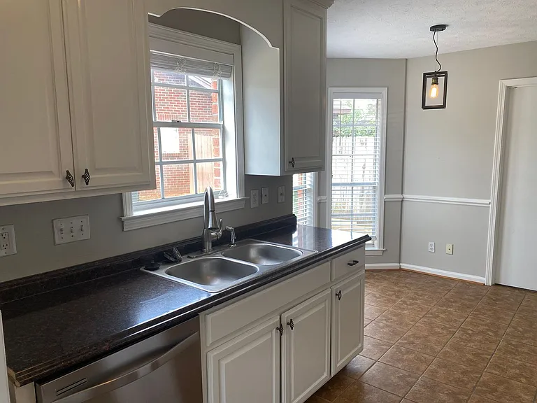 7301 Brampton Ln — Photo 10