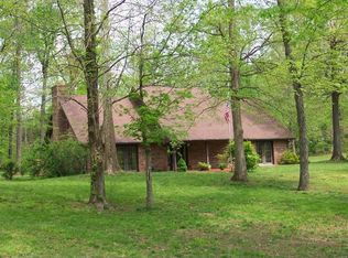 190 Walker Dr, Vienna, IL 62995