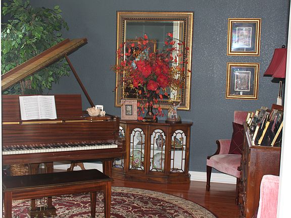 3rd image of 4003 Cortney Cir