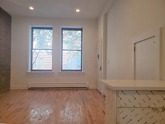 Rented by Oxford Property Group | media 11