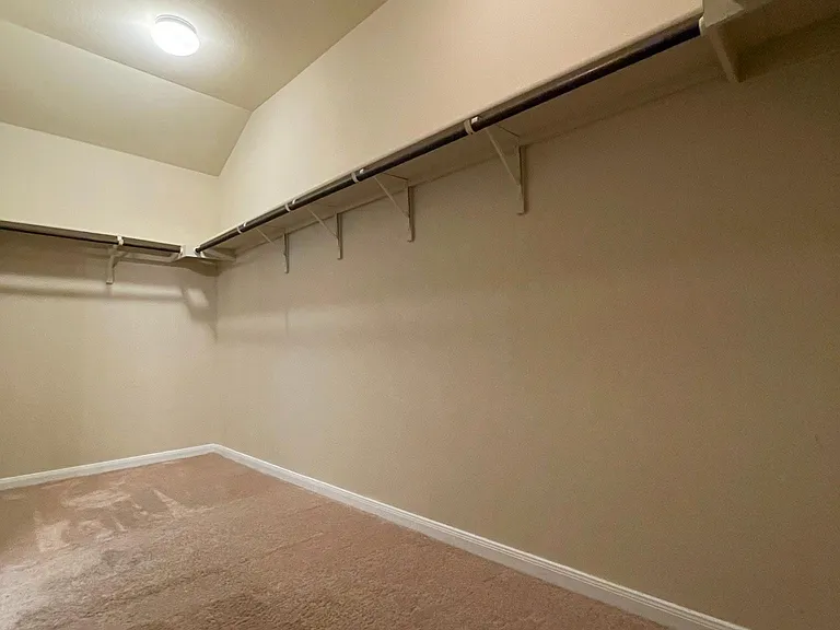 136 Voss — Photo 29