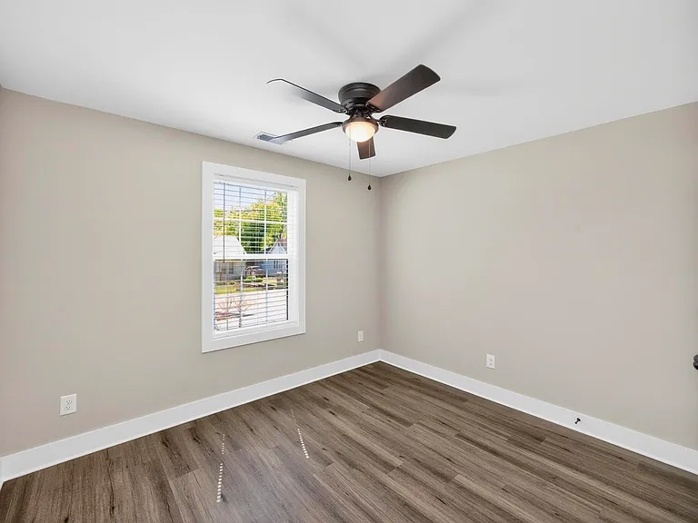 206 Ross Ave #110 — Photo 28