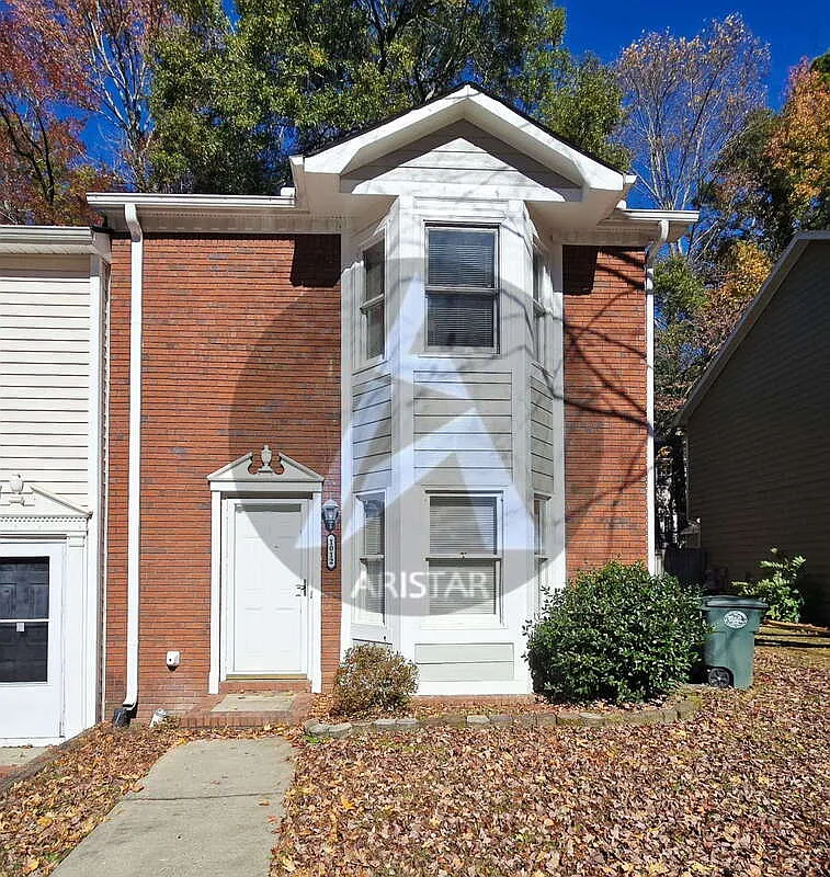 1012 Kennesborough Rd NW photo 1