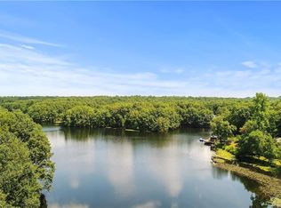 127 S Bedford Rd, Pound Ridge, NY 10576