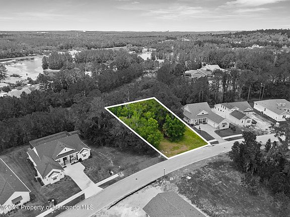4th image of 19545 Sheltered Hill Dr