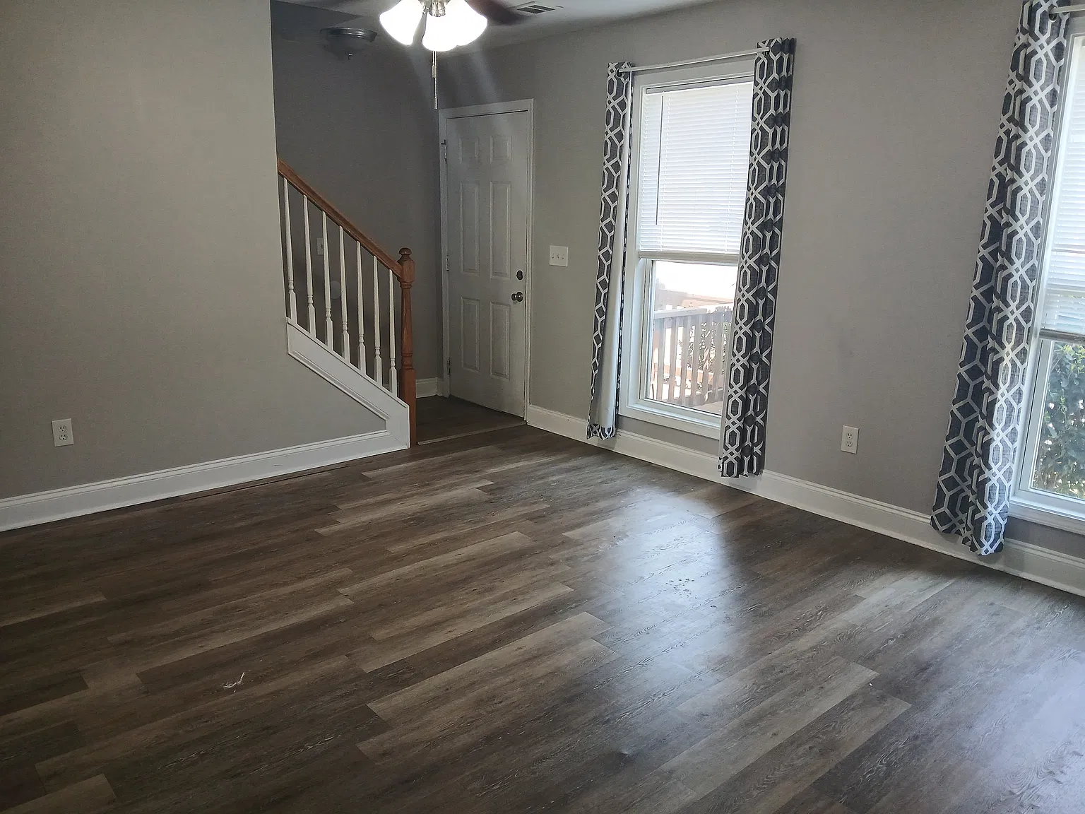 2 bed, 1.5 bath, 900 sqft, $1,425 — Photo 1