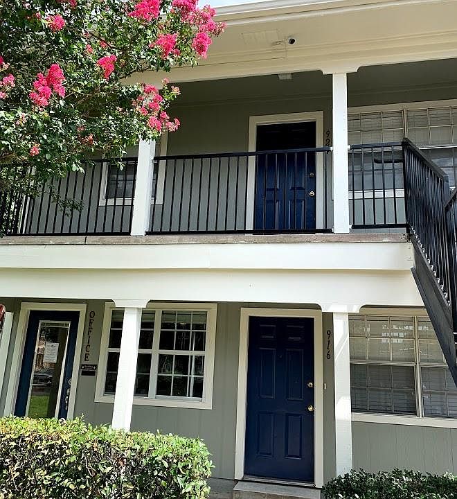 1st image of 910 N Park St #930