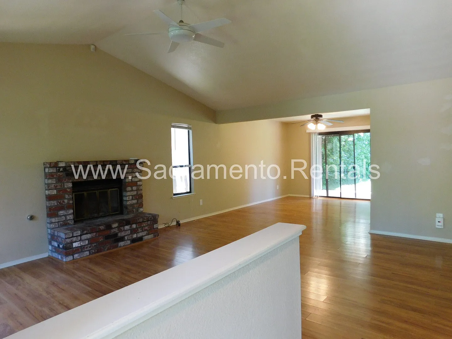Charming Fair Oaks 3bd/2ba Home near Fair Oaks & San Juan Ave — Photo 2