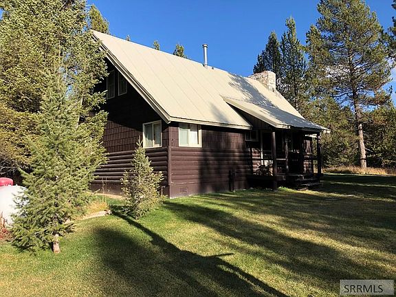 2nd image of 3444 Stewart Ln