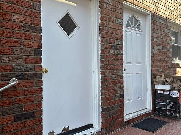 2nd image of 15 Upton St