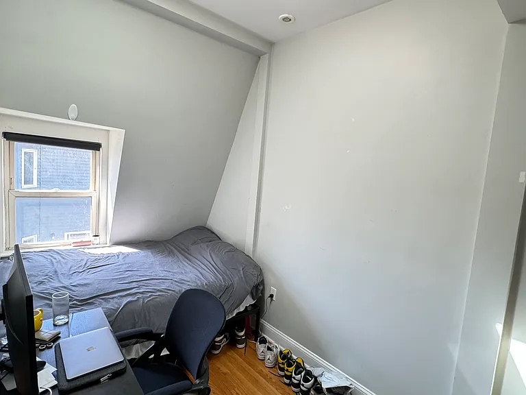 6 Saint James Pl — Photo 9