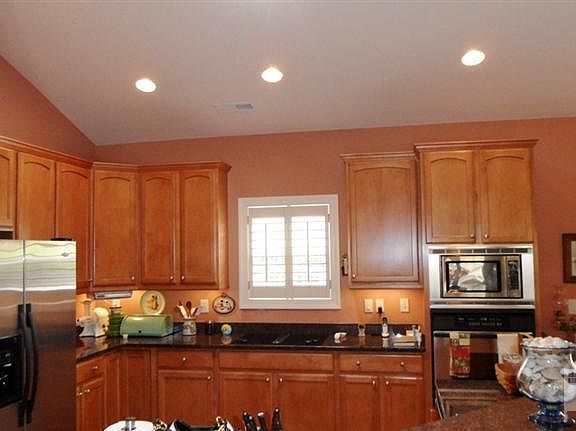 5th image of 502 Horton Pl